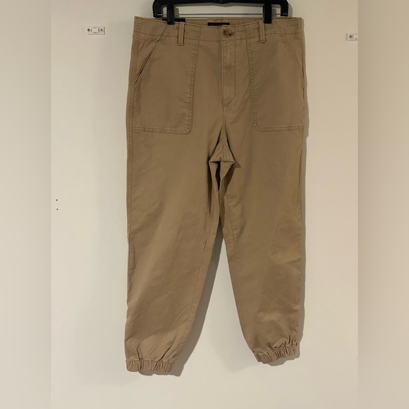Banana Republic Women’s Authentic Chino Jogger Tan Size 14 - Picture 1 of 8